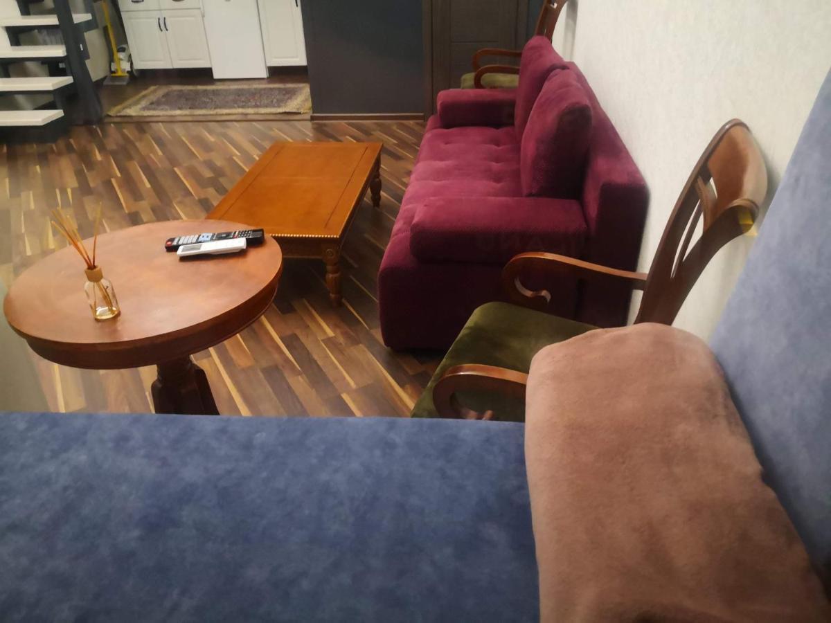 Затишні Апартаменти, Вулиця Дерибасівська, 13 オデッサ エクステリア 写真